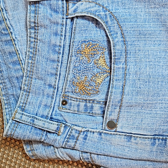 Christopher & Banks Jeans Cropped Stretch Stitch Pocket Details Size 10 - Picture 2 of 6